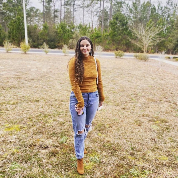 Meet your Posher, Cailyn - Picture 5 of 11